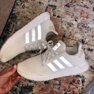 Preowned women’s adidas run swift